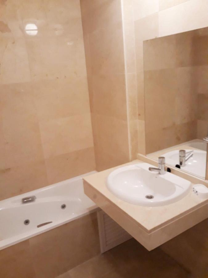 Beautiful Apartment In Duquesa Suites And Gardens Castillo de Sabinillas Exteriér fotografie