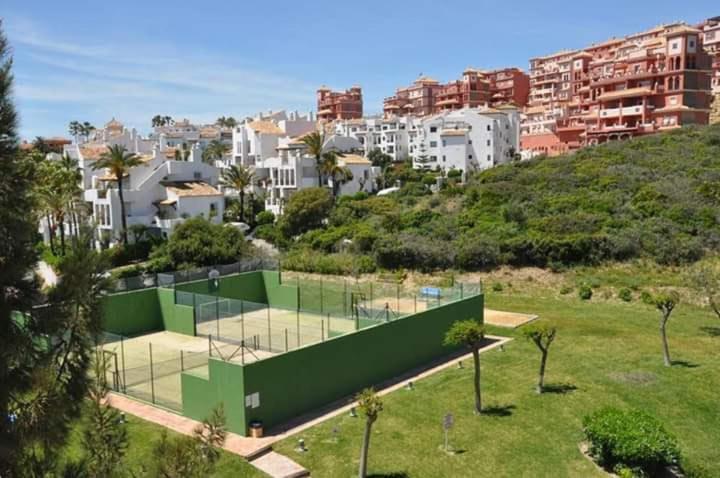 Beautiful Apartment In Duquesa Suites And Gardens Castillo de Sabinillas Exteriér fotografie
