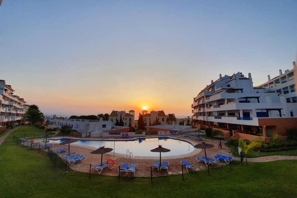 Beautiful Apartment In Duquesa Suites And Gardens Castillo de Sabinillas Exteriér fotografie