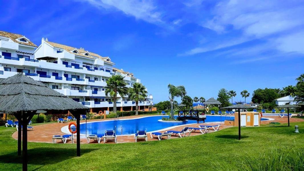 Beautiful Apartment In Duquesa Suites And Gardens Castillo de Sabinillas Exteriér fotografie